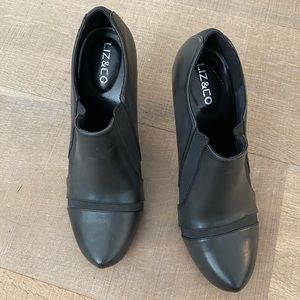 Preowned Liz & Co black women shoes / boots size  10M